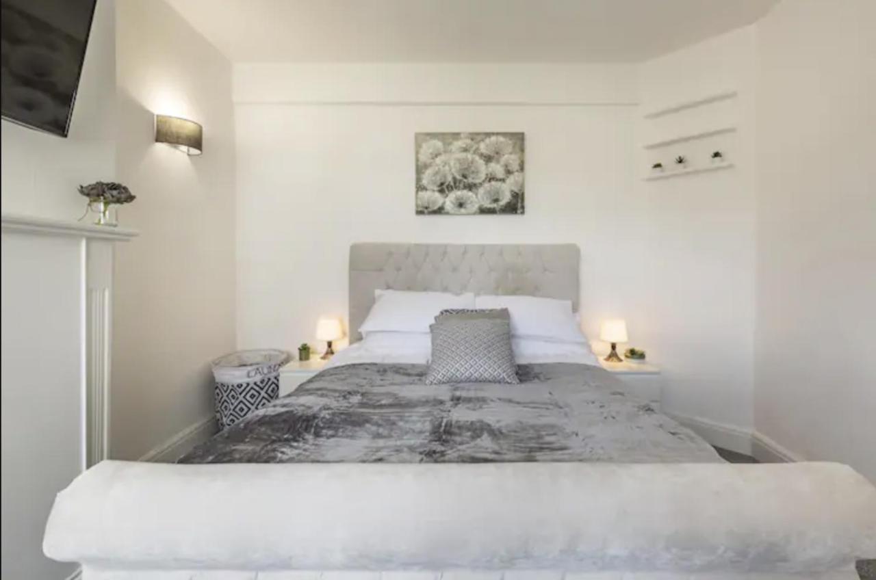 Luxury 3-Bed Apartment Near To London With Parking Hornchurch Luaran gambar
