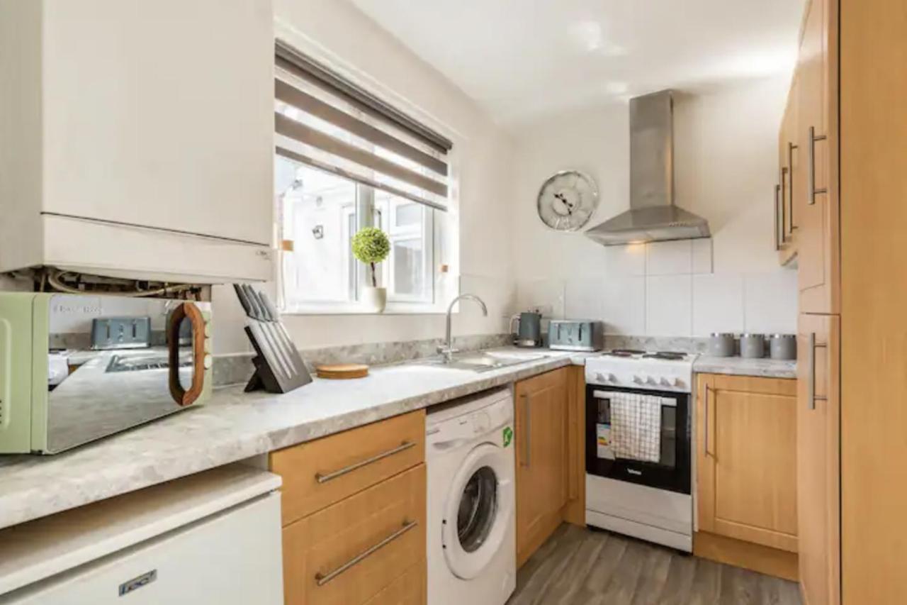 Luxury 3-Bed Apartment Near To London With Parking Hornchurch Luaran gambar