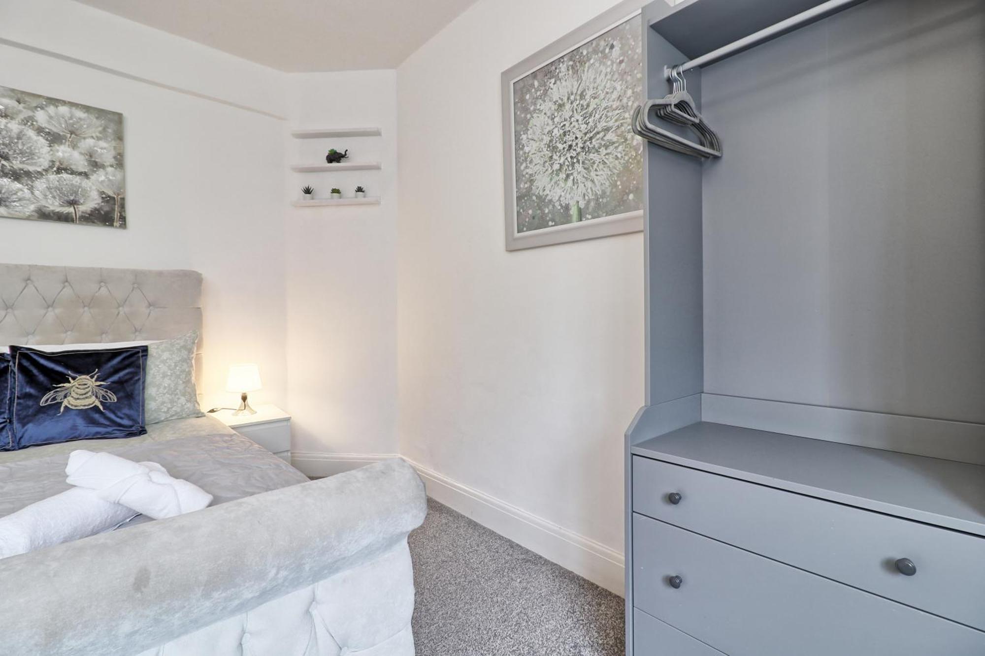 Luxury 3-Bed Apartment Near To London With Parking Hornchurch Luaran gambar