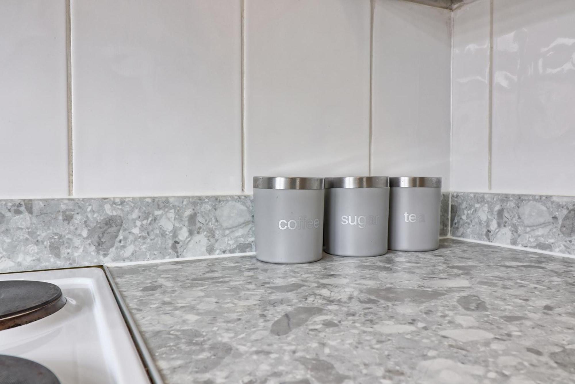 Luxury 3-Bed Apartment Near To London With Parking Hornchurch Luaran gambar