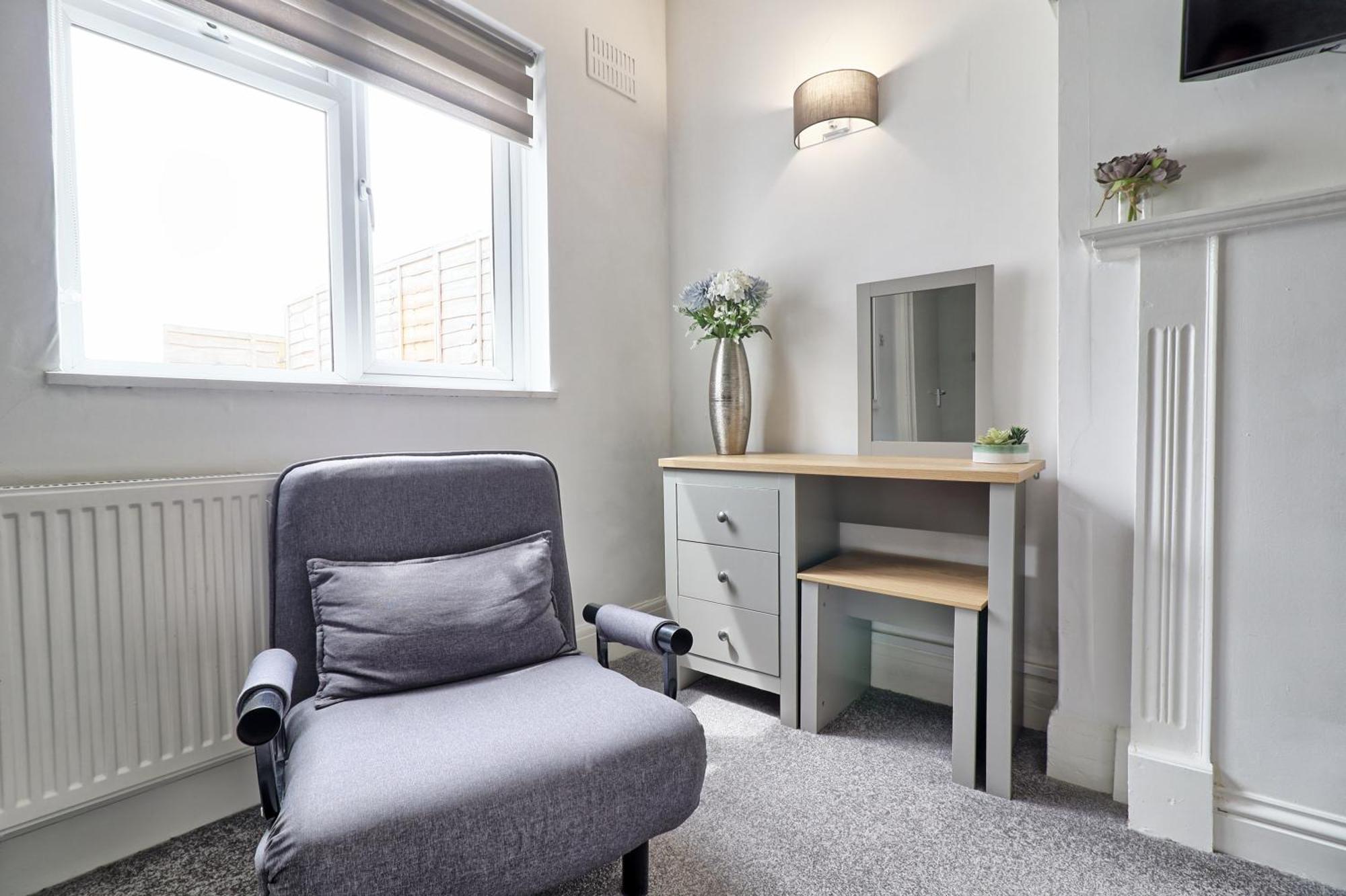 Luxury 3-Bed Apartment Near To London With Parking Hornchurch Luaran gambar