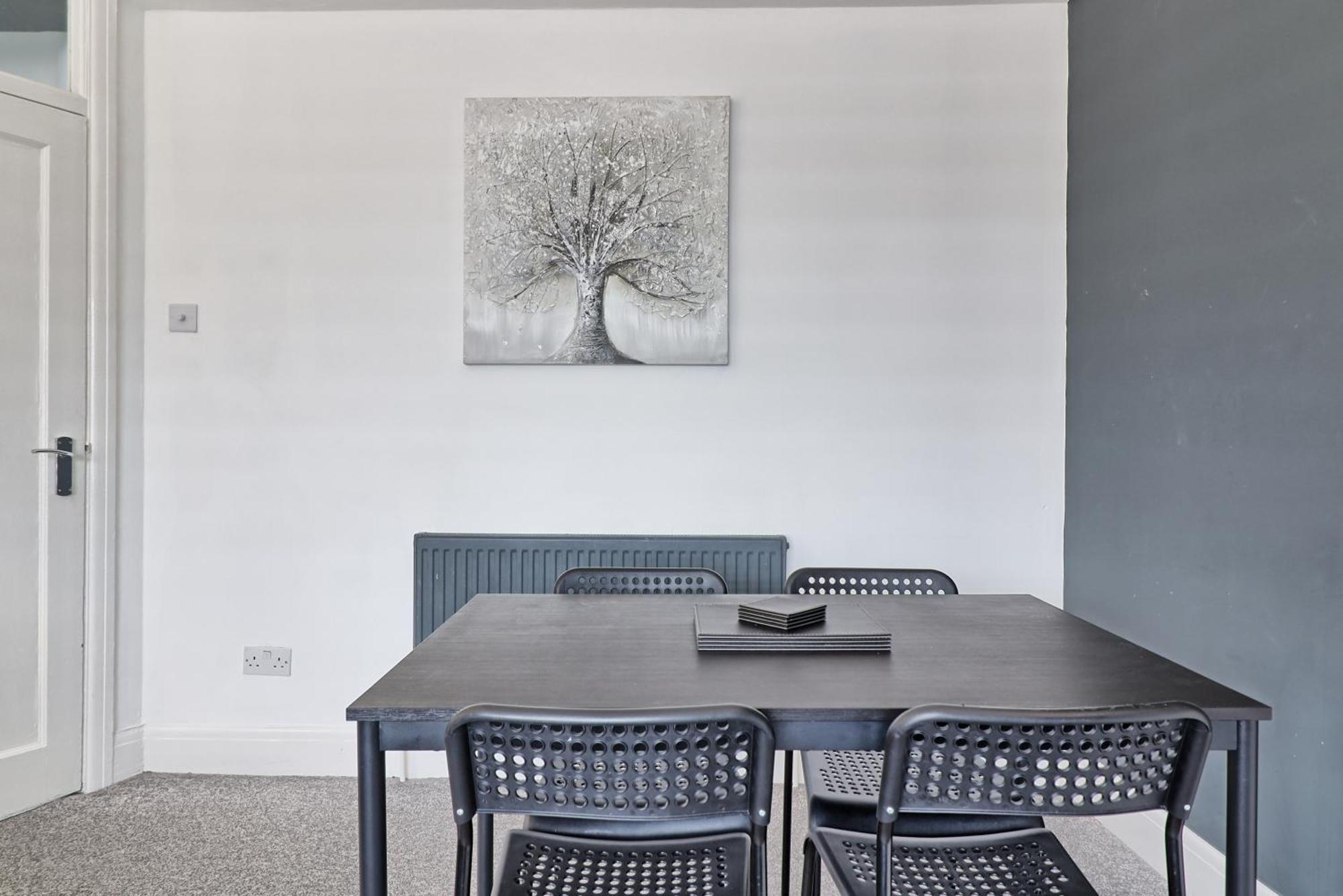 Luxury 3-Bed Apartment Near To London With Parking Hornchurch Luaran gambar