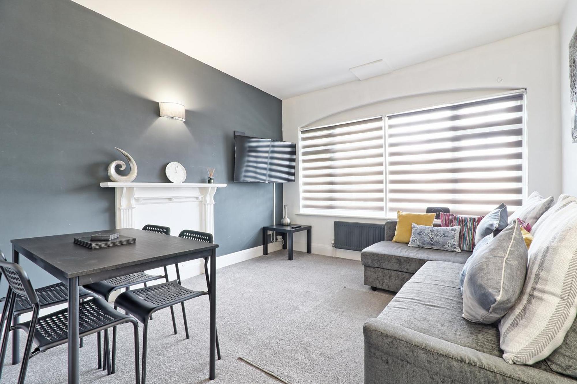 Luxury 3-Bed Apartment Near To London With Parking Hornchurch Luaran gambar