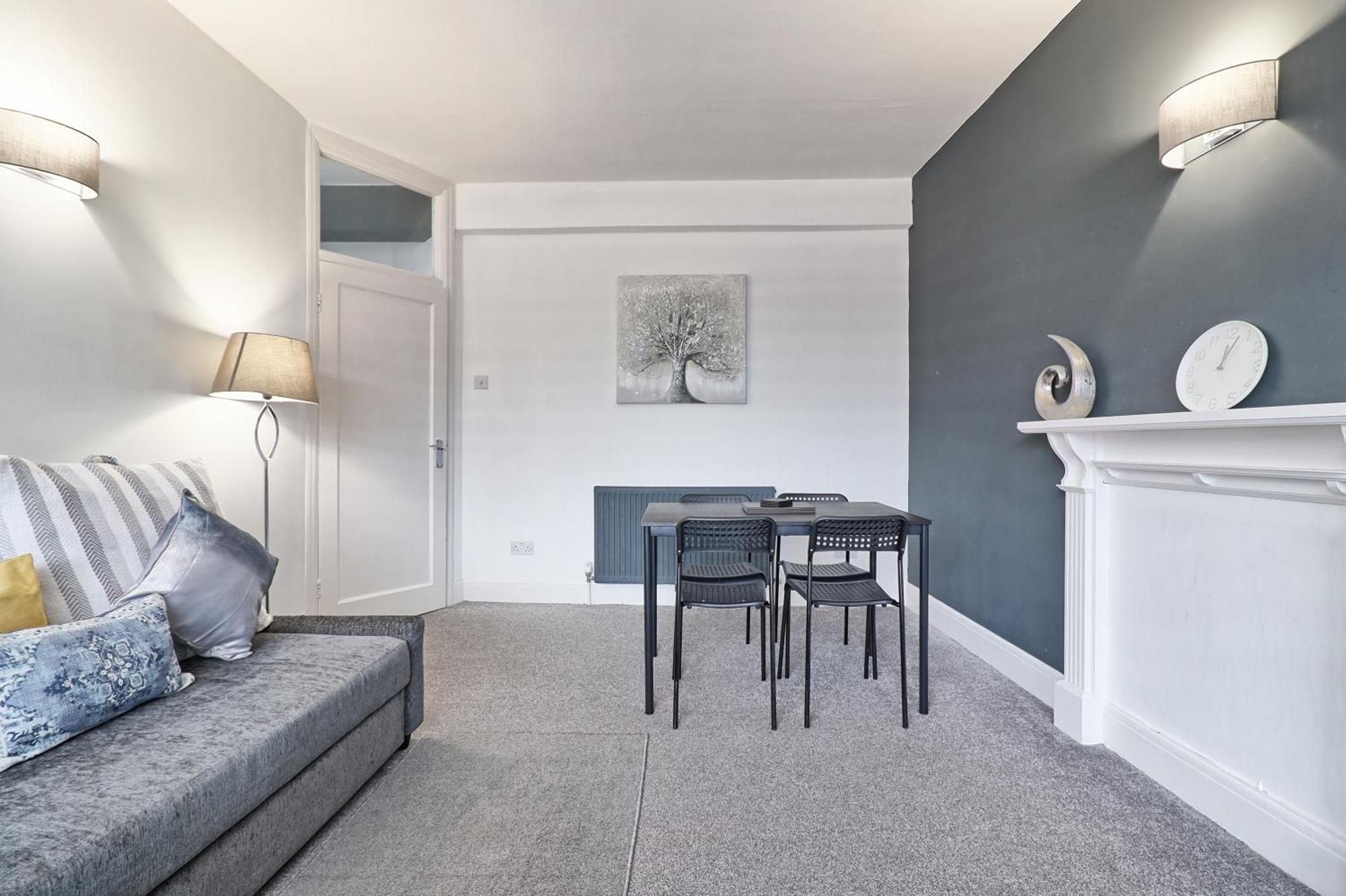 Luxury 3-Bed Apartment Near To London With Parking Hornchurch Luaran gambar